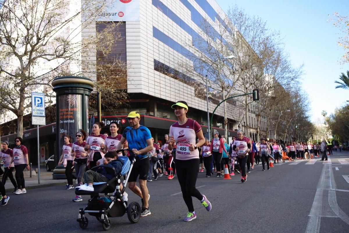 La Pink Running reúne a miles de mujeres deportistas en el Día Internacional de la Mujer