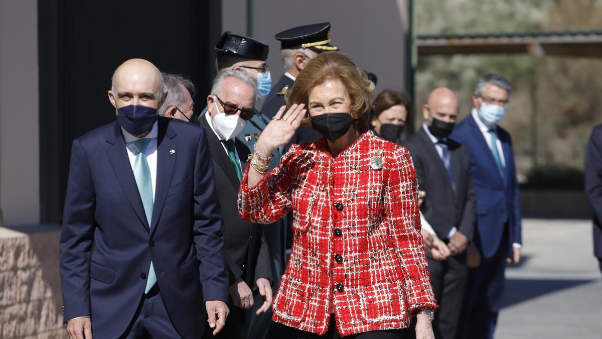 La Reina Sofía visita las instalaciones de Bancosol en Málaga