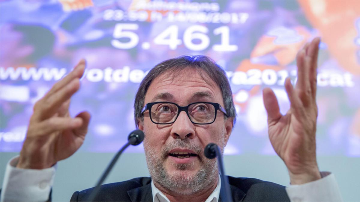 Agustí Benedito durante su anuncio de que impulsará el voto de censura contra Bartomeu