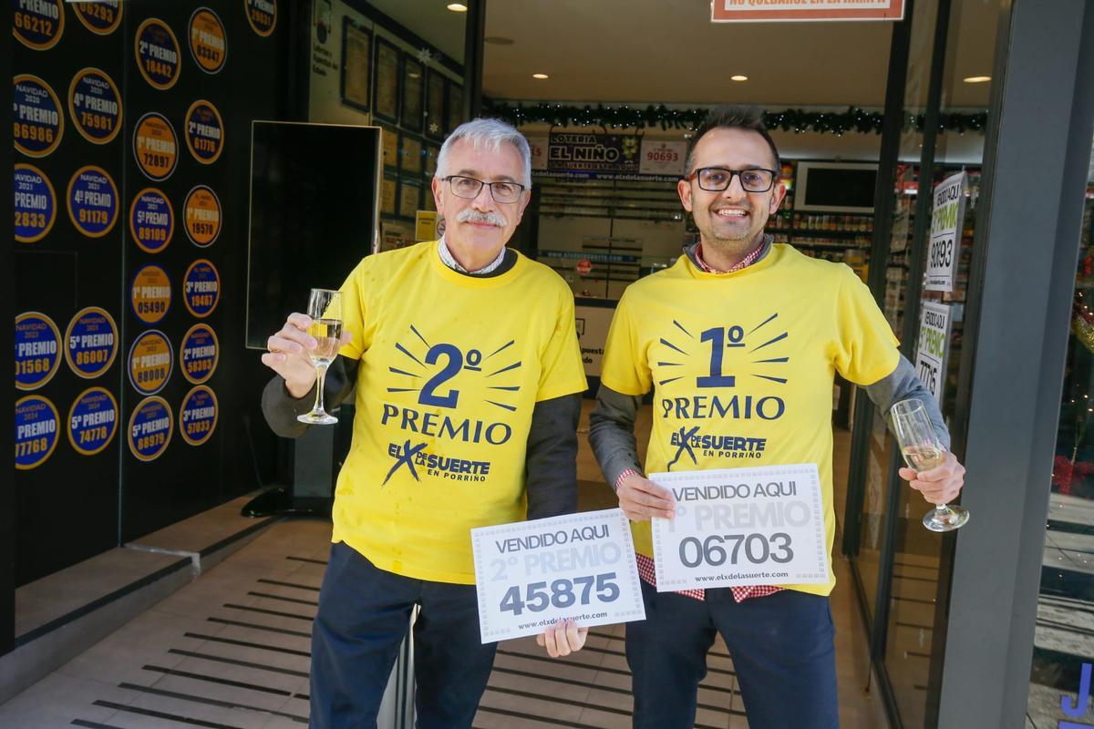 El X de la Suerte, en O Porriño, vendió un décimo del primer premio y 320 del segundo