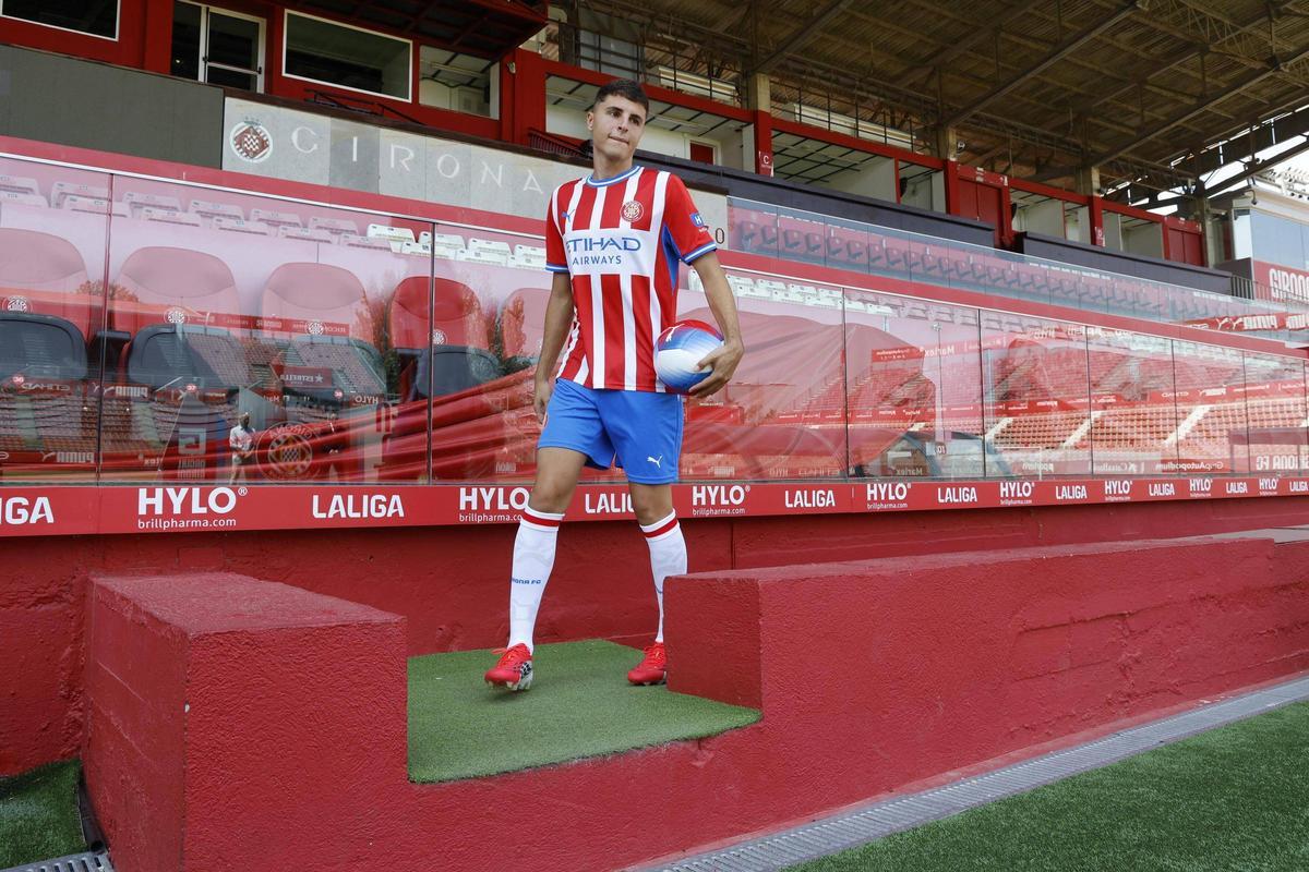 Les imatges de les presentacions dels nous jugadors del Girona FC Morante i Izan