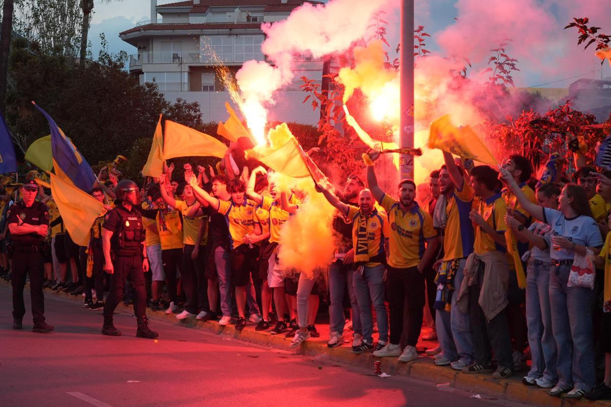 La afición del Villareal CF generó un ambiente espectacular durante el partido de Champions ante el Nápoles.
