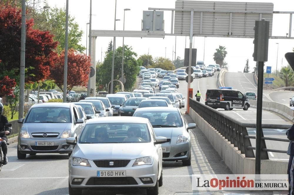 Atascos en Murcia por la protesta de los agricultores en sus tractores