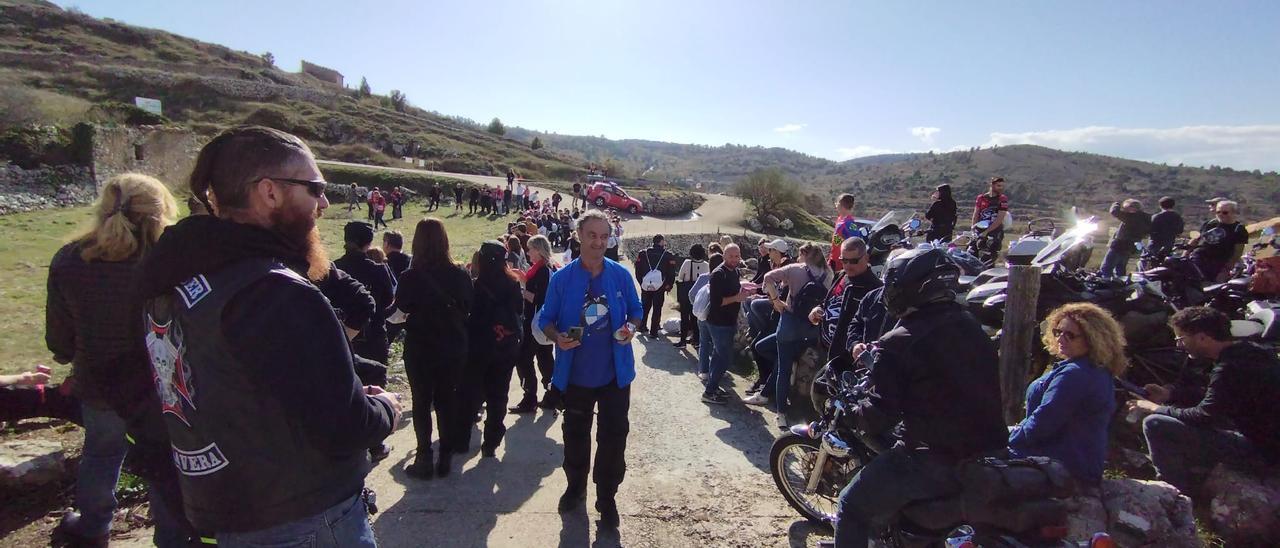 Los motores pasaron una jornada con música y comida en Castell de Cabres