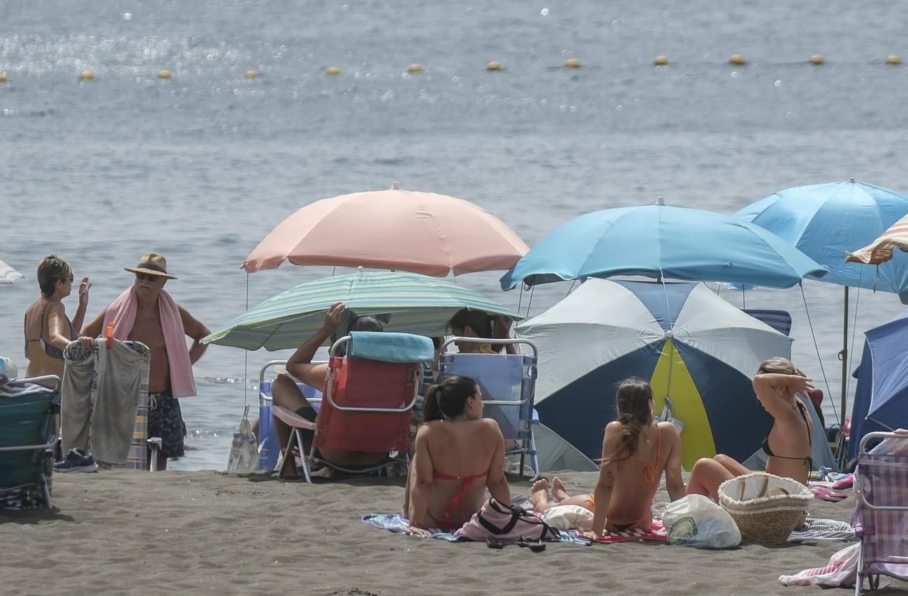 Domingo de calor y playa en Melenara