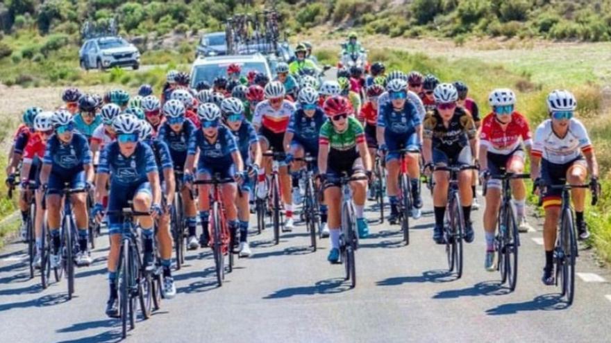 El Camp de Morvedre se convierte por un día en la capital del ciclismo femenino