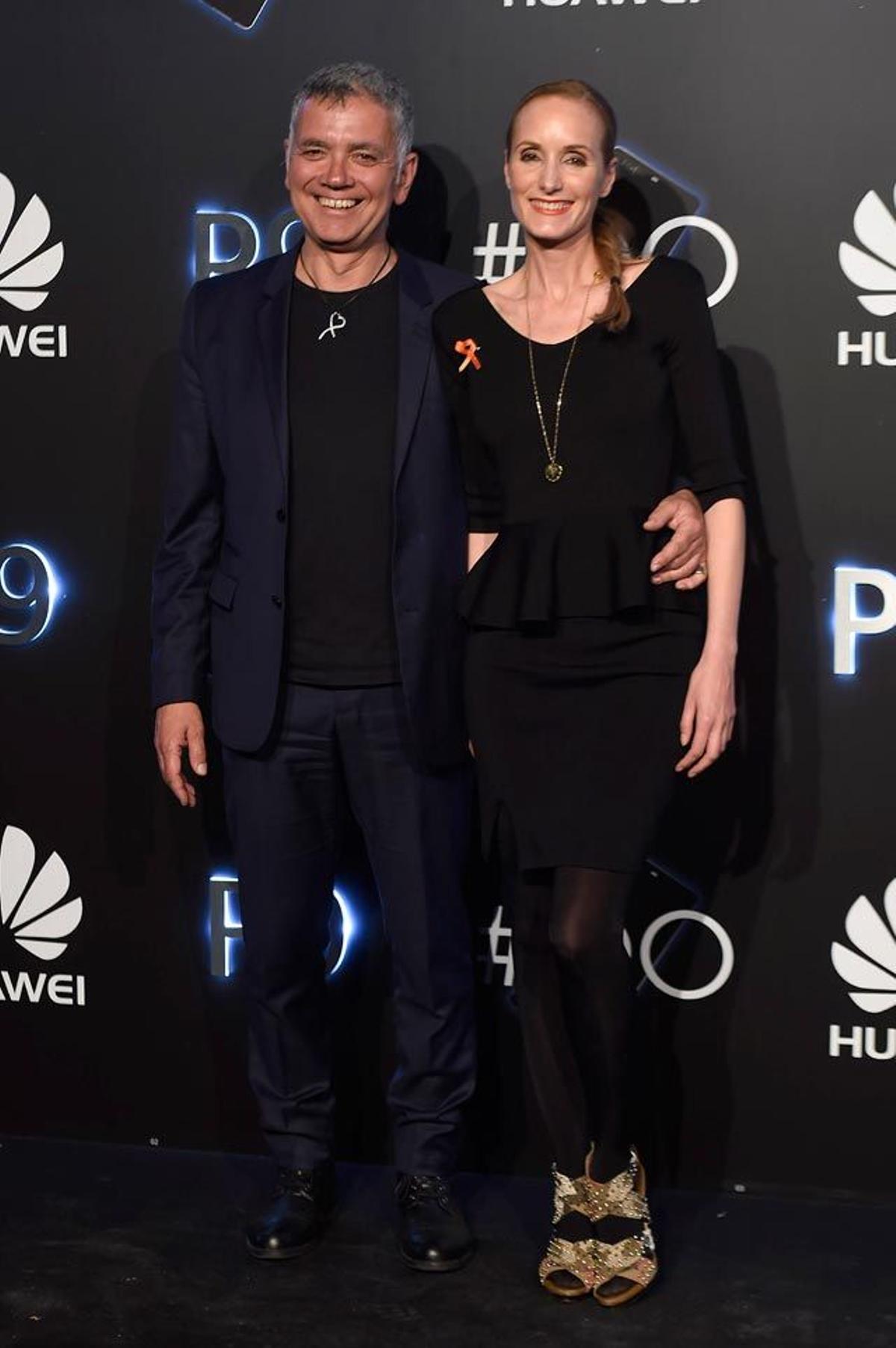 Juan Ramón Lucas y Sandra Ibarra, en la fiesta de presentación del Huawei P9 en Madrid.