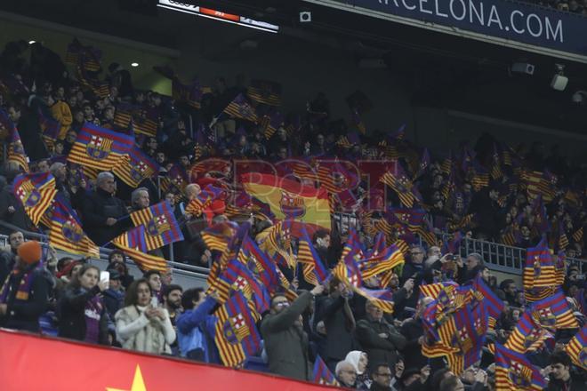 La afición del FC Barcelona llenó el Camp Nou en el partido de ida de las semifinales de Copa del Rey entre el FC Barcelona y el Real Madrid