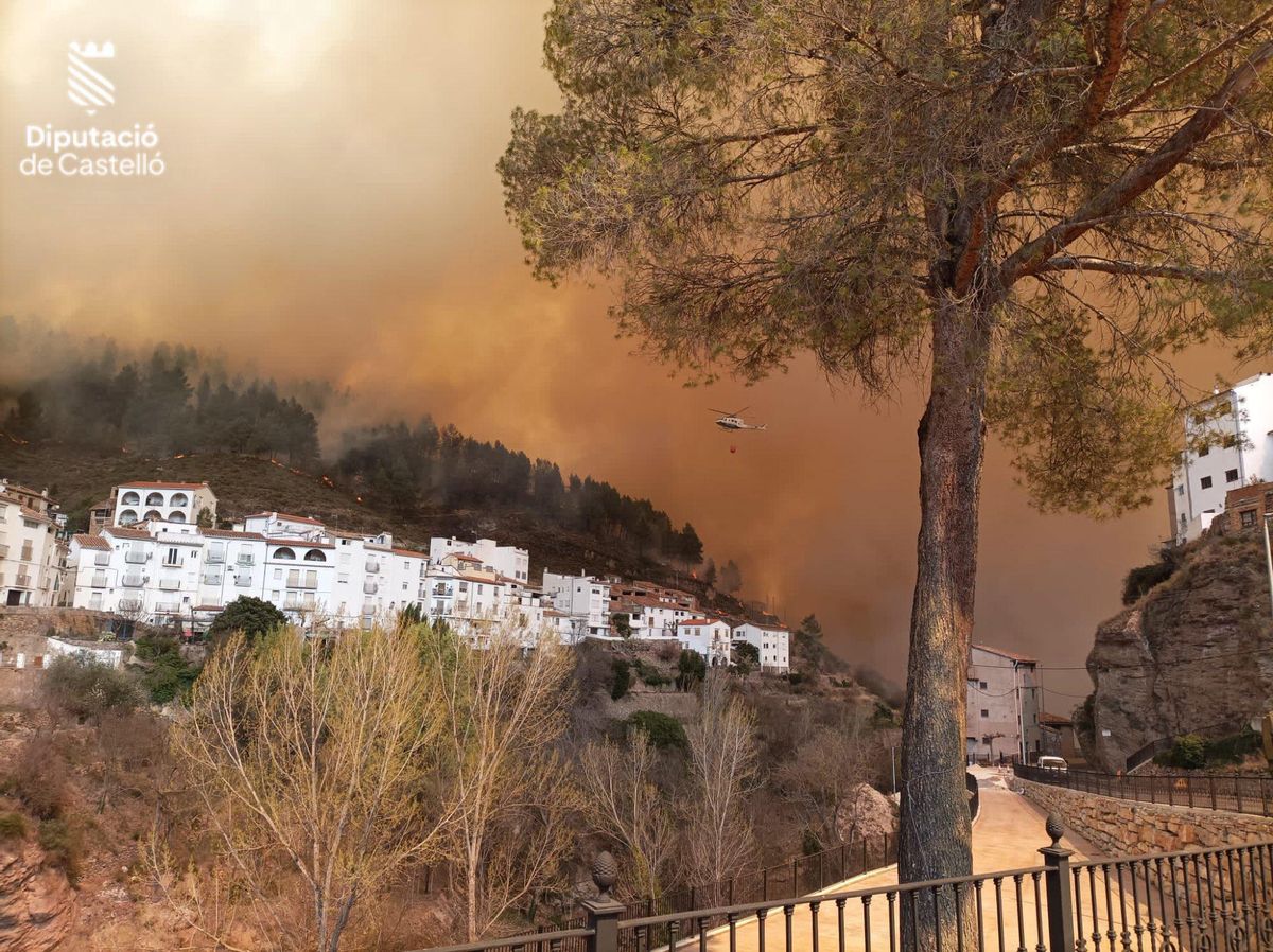 Los efectivos se centraron en impedir que el fuego llegara a las viviendas de Montán