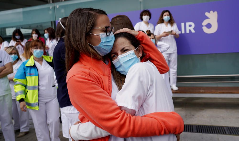 Emotivo cierre del hospital de campaña de Ifema.