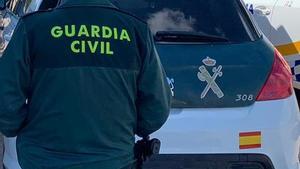 Un agente de la Guardia Civil