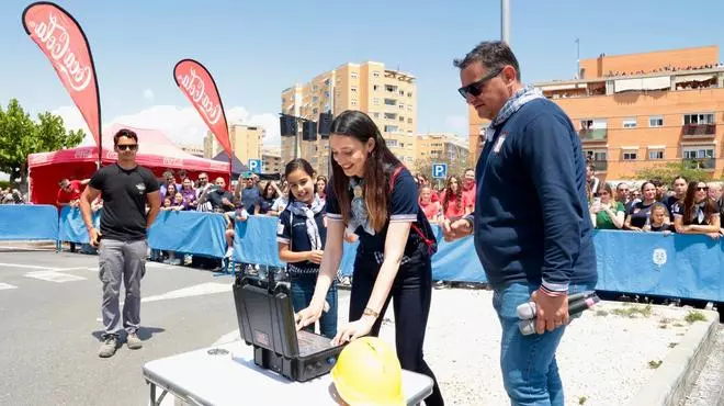 San Gabriel retumba con la pirotecnia Hermanos Sirvent: así ha sido una mascletà