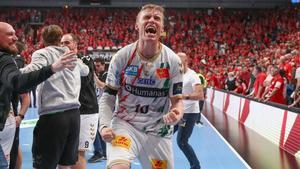 Gísli Kristjansson durante un partido con el Magdeburgo