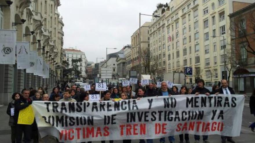 Víctimas del Alvia, en una protesta en Madrid.