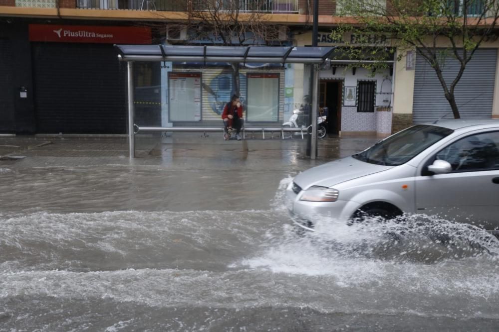 València, colapsada por la tromba de agua