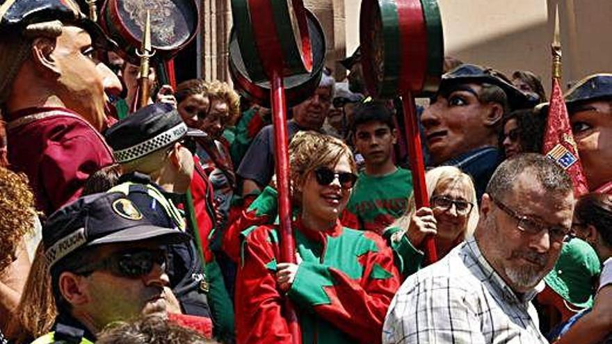 La Patum homenatja el gènere femení amb un salt només amb dones