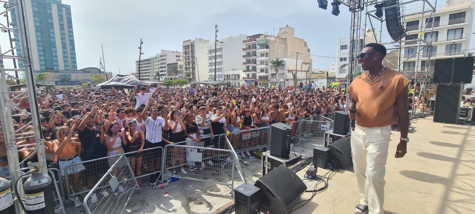 Fiesta juvenil en Arrecife