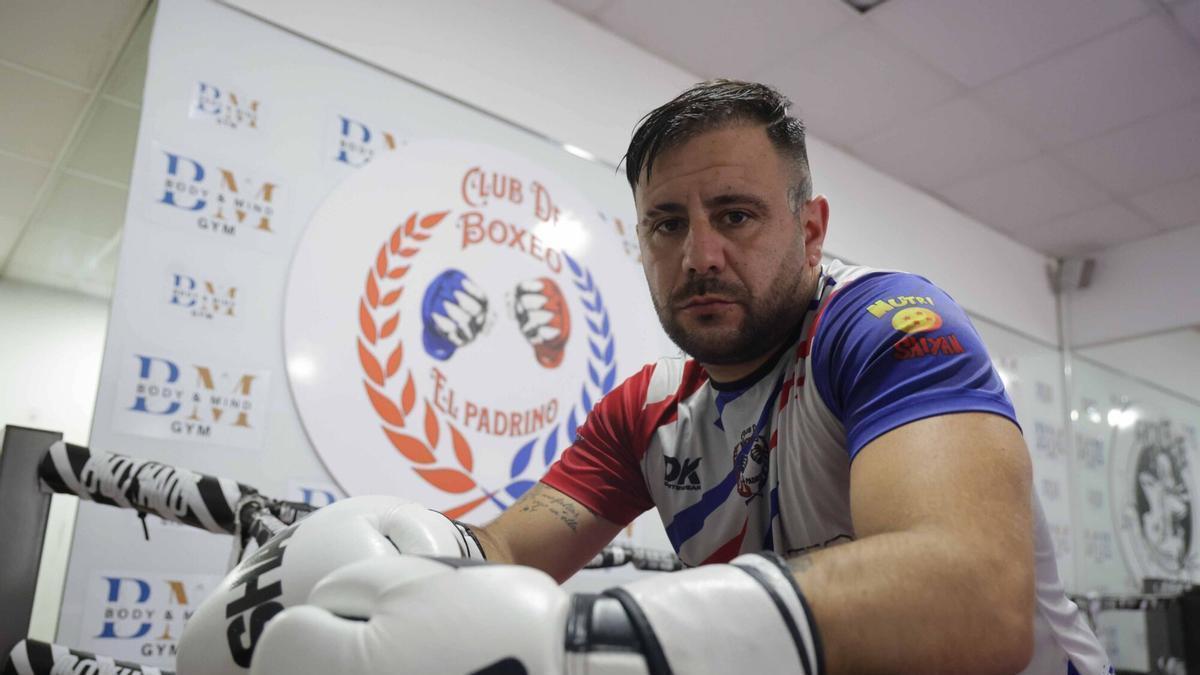 Borja, El Padrino, en su gimnasio