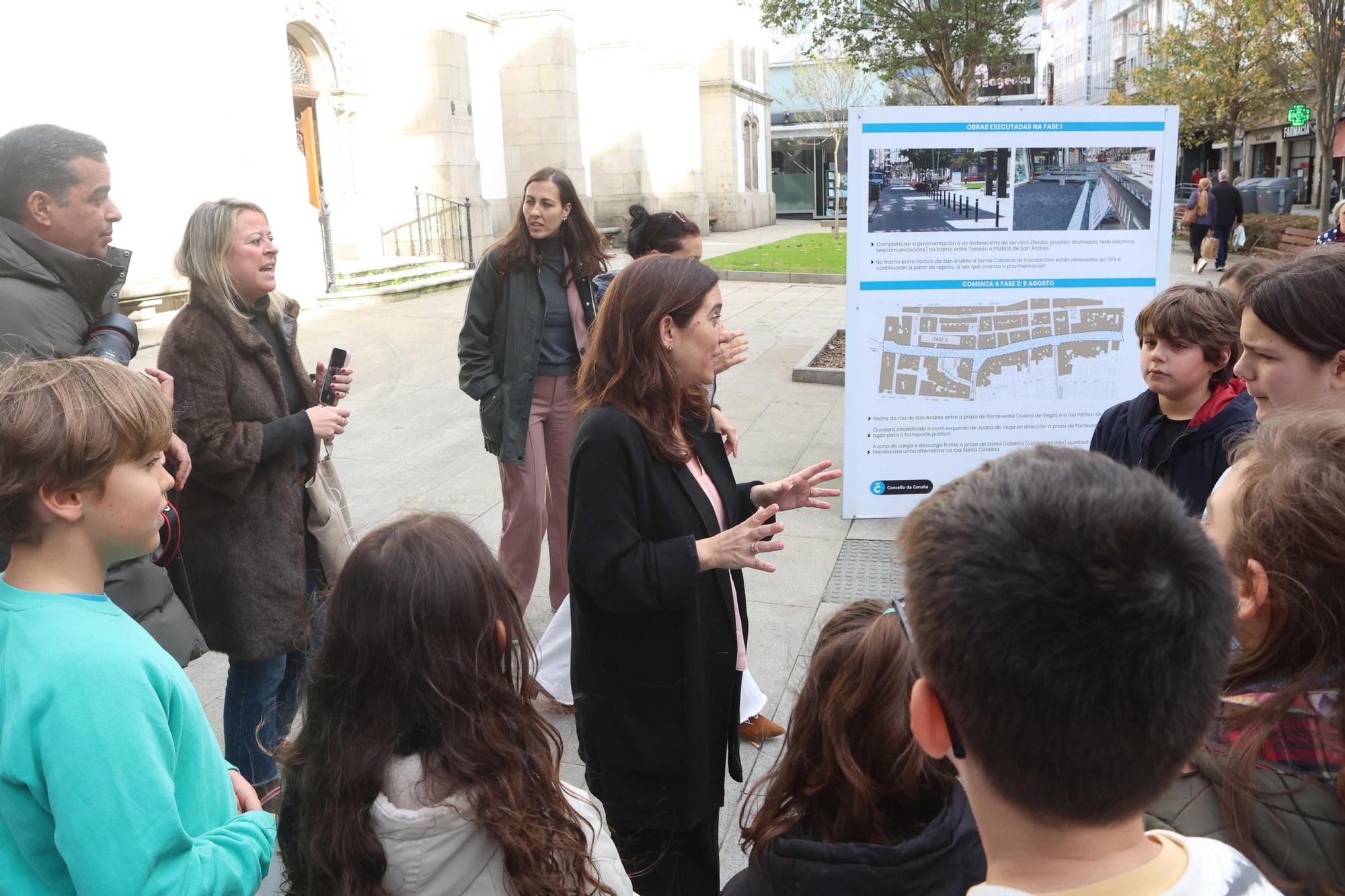 Alumnos del Eusebio da Guarda plantan un árbol en la recta final de la reforma de San Andrés