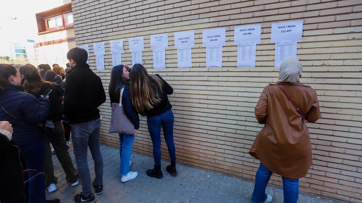 Examen MIR celebrado este año en València.