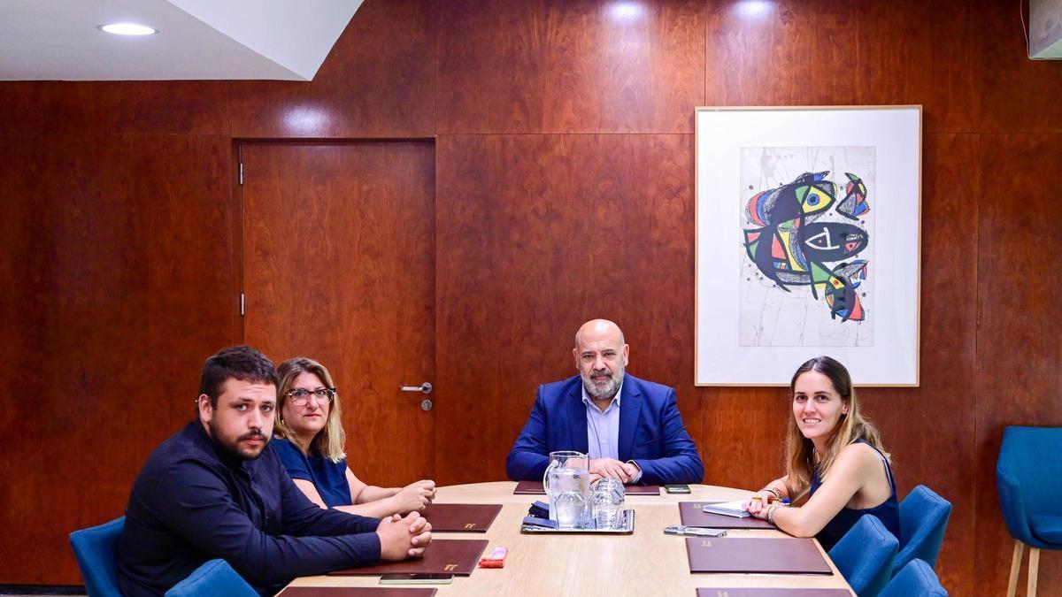 Imagen de la reunión entre el Ayuntamiento de Palma y Ben Amics