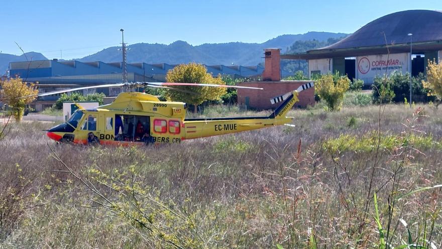 Rescatan a un hombre en una zona montañosa de difícil acceso en Benigànim