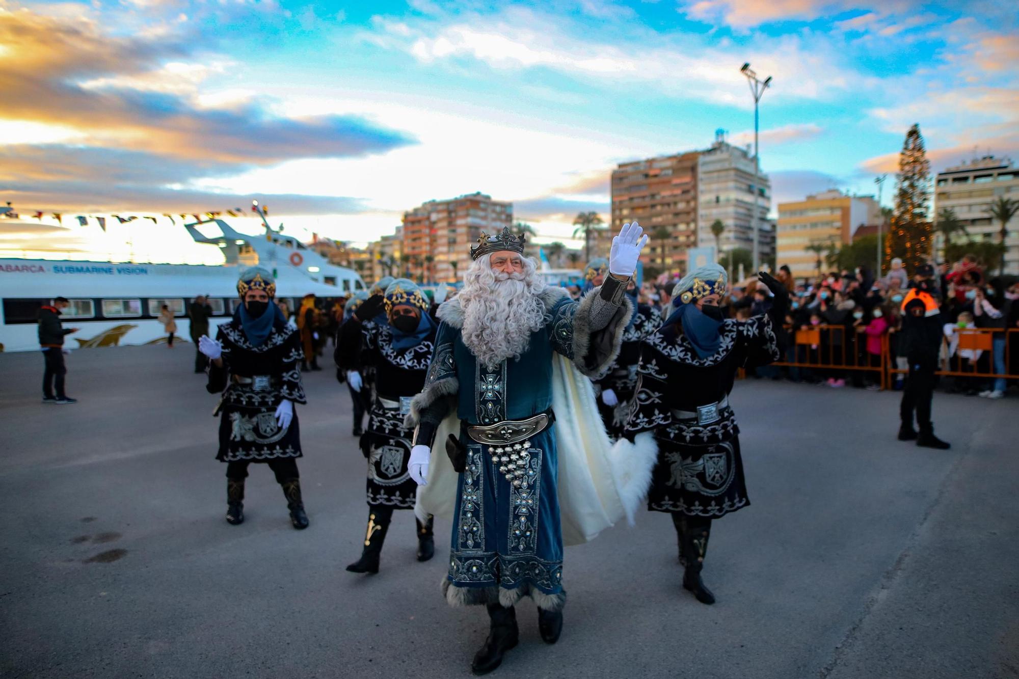 Los Reyes Magos desembarcan en Torrevieja