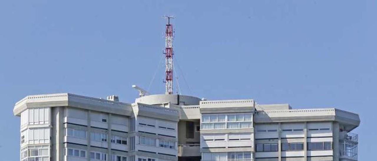 Torreta del edificio de Toralla que se reubicará en San Miguel de Oia. // M. B.