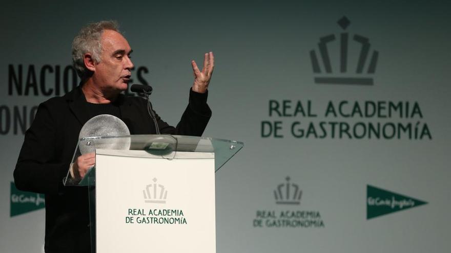 FerrÃ¡n AdriÃ¡, durante su discurso.