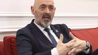La Complutense busca una solución consensuada tras la dimisión del decano de Medicina