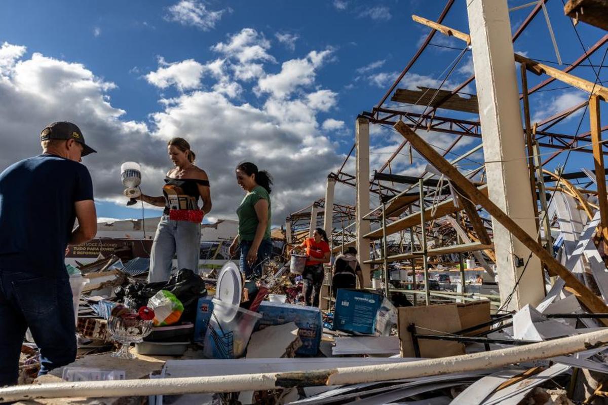 Declaran calamidad pública tras un tornado que dejó seis muertos y 750 heridos en Brasil.