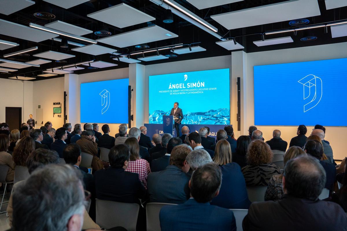 El presidente de Agbar en un momento de la inauguración del nuevo hub de innovación Dinapsis, celebrada ayer en Valencia.