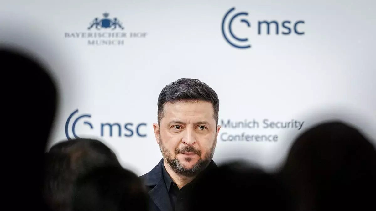 Zelenski: "Dennos un par de meses de alto el fuego y organizaremos unas elecciones"