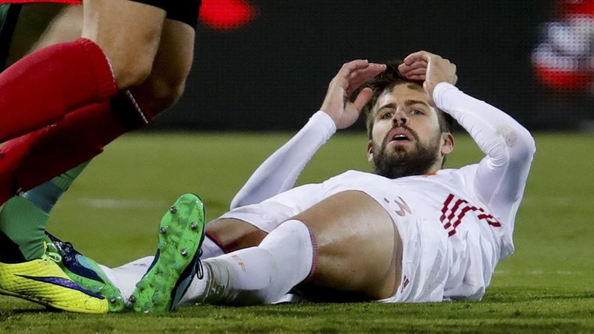 Piqué, en el partido de este domingo ante Albania.