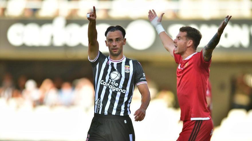 Pablo Clavería, centrocampista del Cartagena: "Poder jugar contra Ander Herrera era impensable para mí, su trayectoria es admirable"