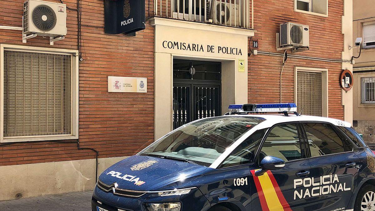 Imagen de archivo de la Comisaría de Alcoi donde están detenidos los padres de la bebé hospitalizada.