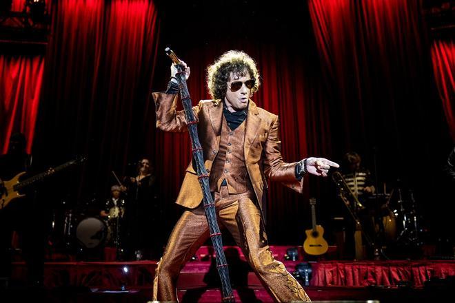EN IMÁGENES | Enrique Bunbury pone patas arriba el Príncipe Felipe