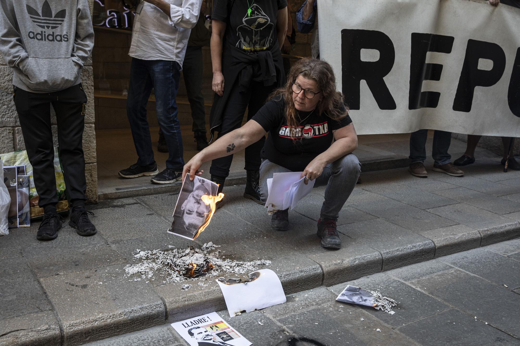 Protesta contra la monarquia i la Fundació Princesa de Girona