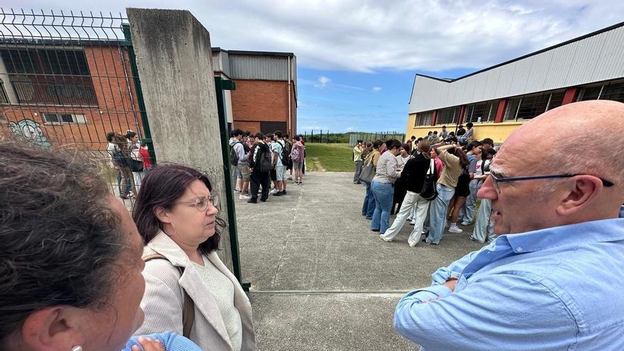 La sede de Luarca de la PAU: nervios, repasos de última hora y muchas expectativas