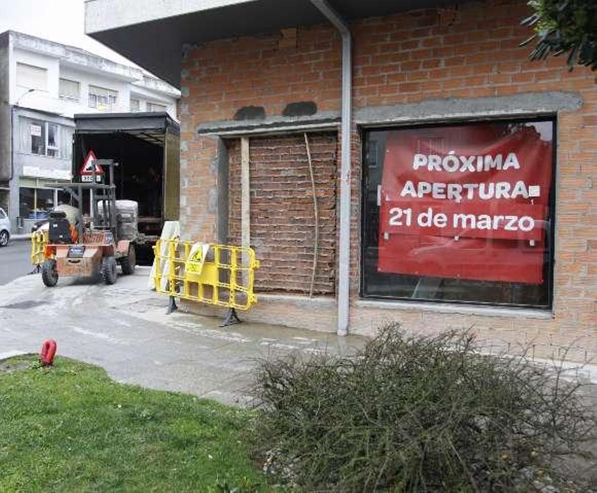 Carrefour ya anuncia en las obras del primer Market de Moaña su apertura el 21 de marzo