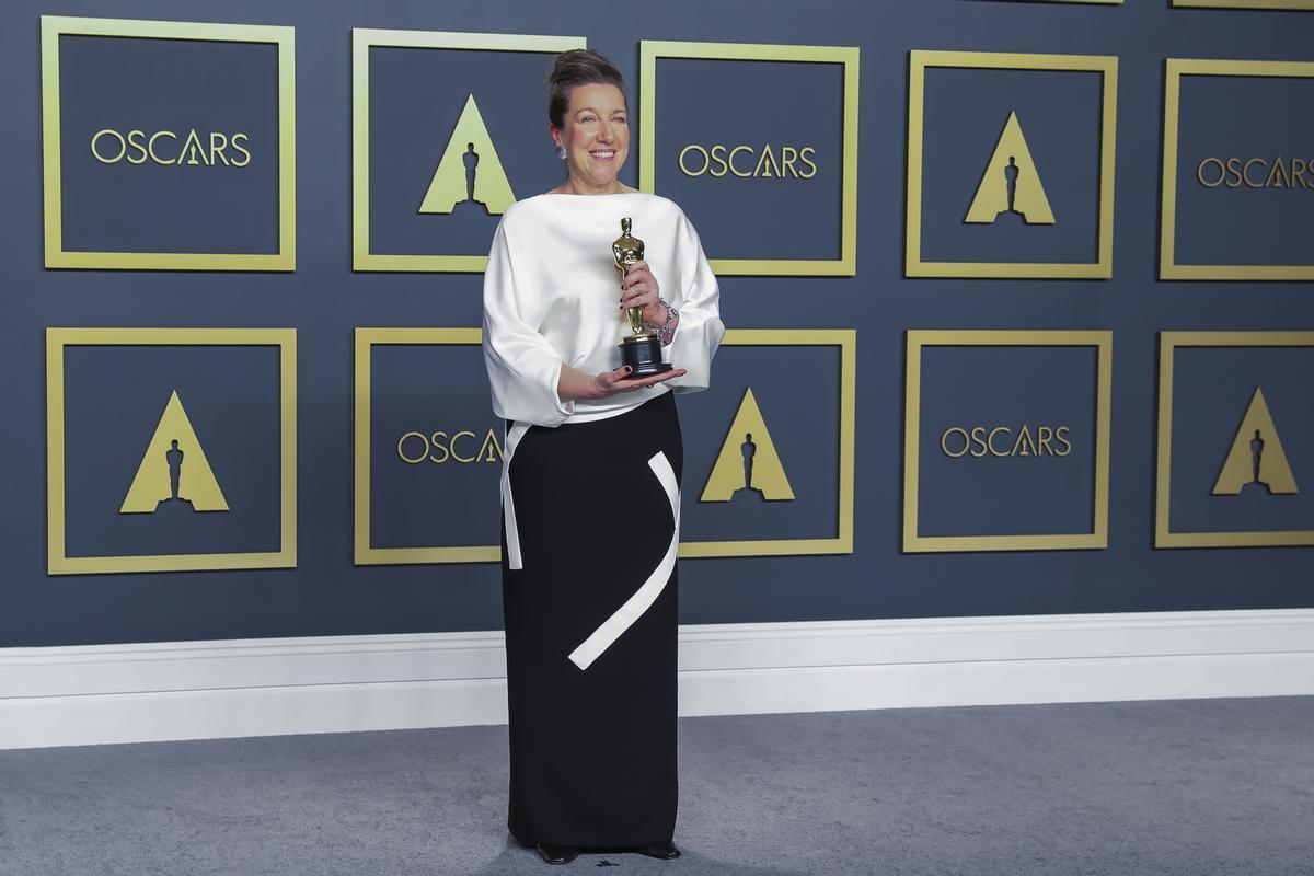 Vietnam pide a Netflix retirar la serie 'Las Hermanas' por distorsionar la historia.