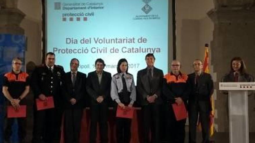 Representants de les AVPC reconegudes amb una felicitació.