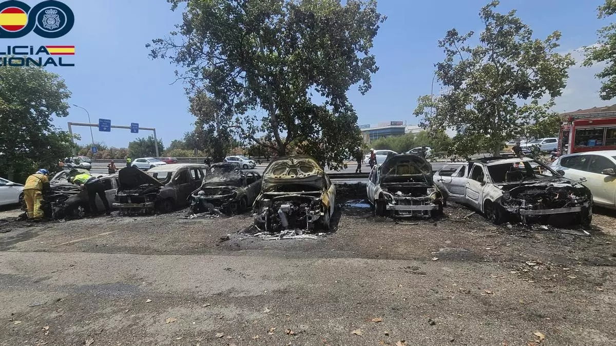 Detenido por provocar el incendio que arrasó diez coches en Son Castelló: "Estaba quemando cobre y se me fue de las manos"