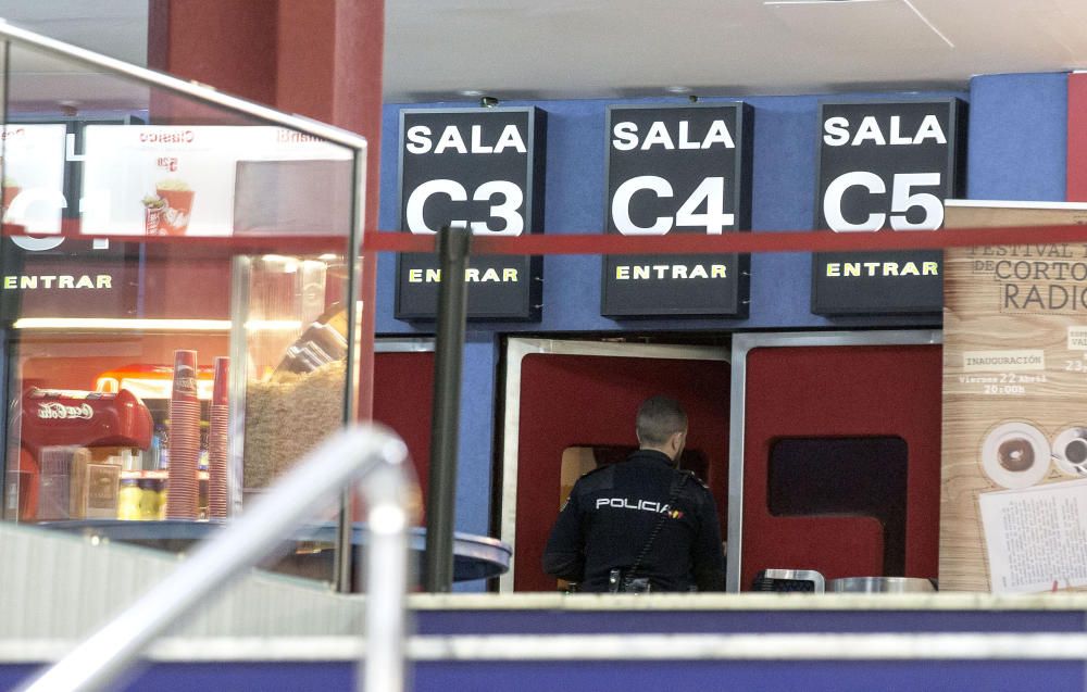 Halla a una mujer muerta en un cine del centro de Valencia