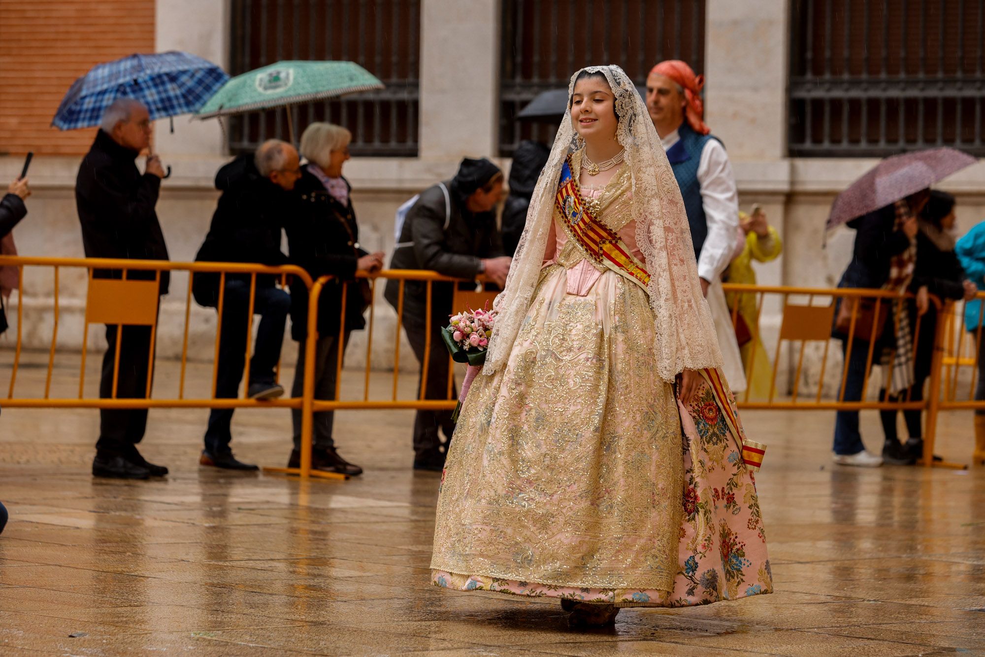 Falleras Mayores en la Ofrenda 2025. Día 18 (2/3)