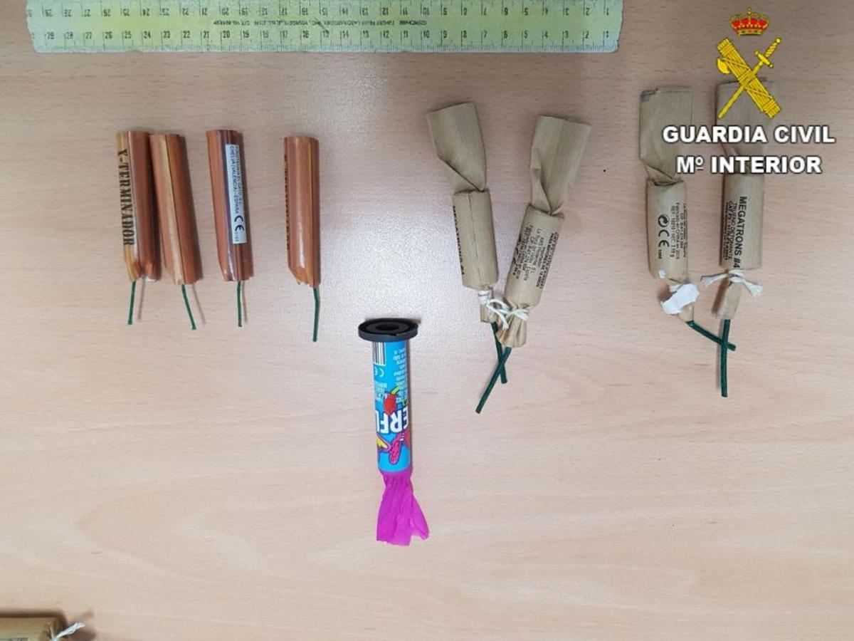 Este es el material incautado por la Guardia Civil a la Falange en Callosa