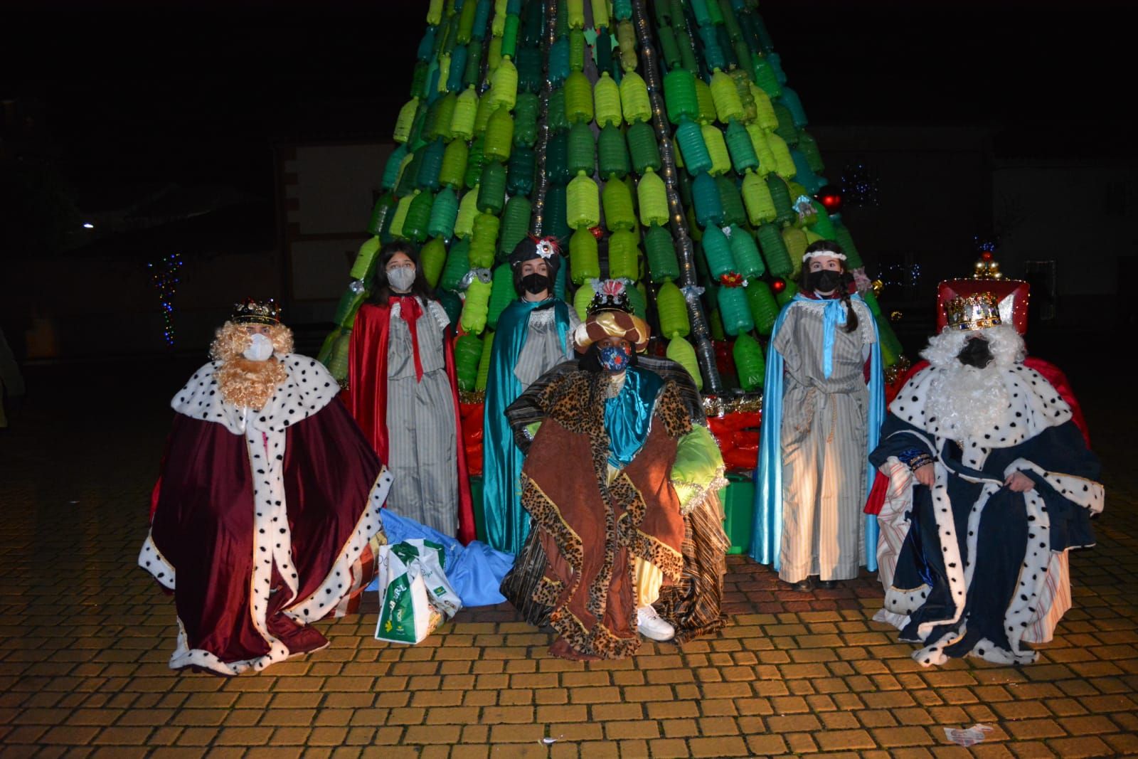 GALERÍA| La magia de los Reyes Magos llega a El Piñero
