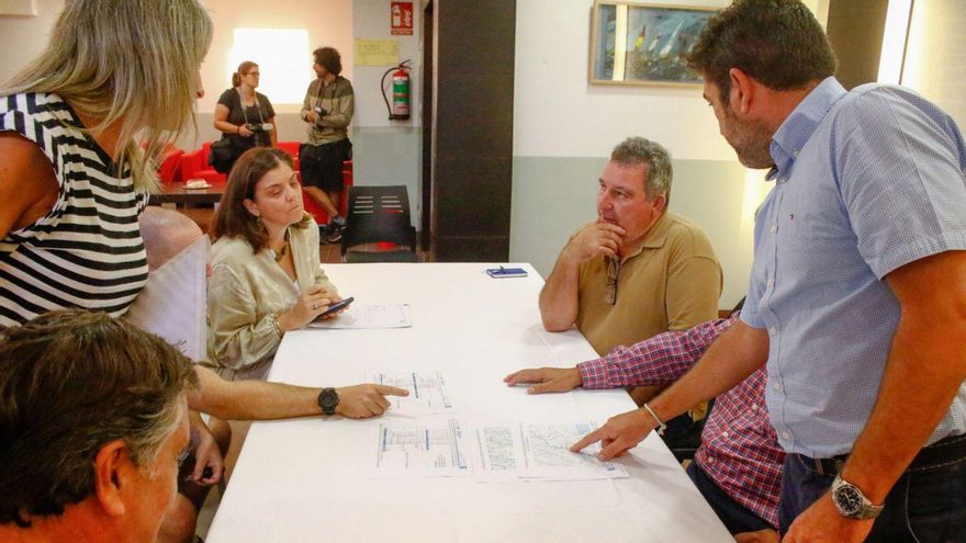 Invitan a los ecologistas arousanos a conocer la sofisticada planta de aguas de la mina de Touro