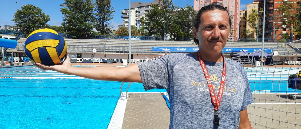 Francesco Rota apuesta por la experiencia de sus jugadoras para vencer al Canoe este sábado.