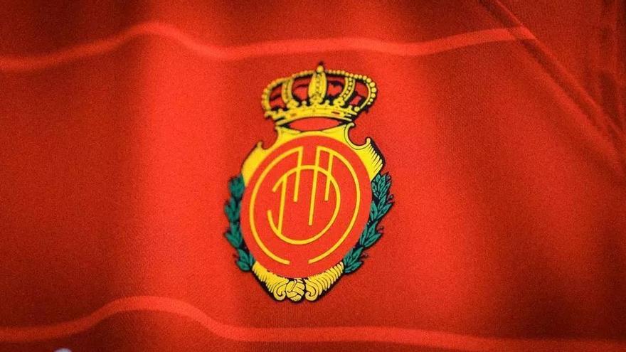 El Real Mallorca condena el gesto racista en Son Moix y ya colabora con la Policía Nacional